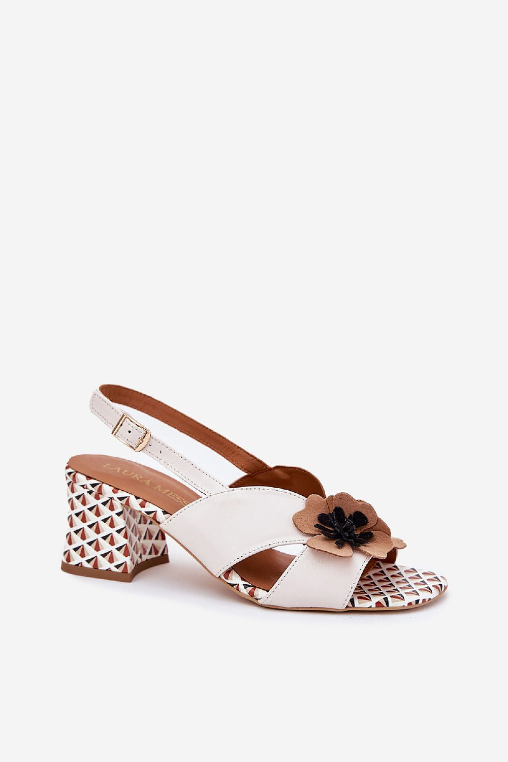Laura Messi women's elegant sandals with buckle closure, beautifully crafted in natural leather, perfect for elegant occasions.