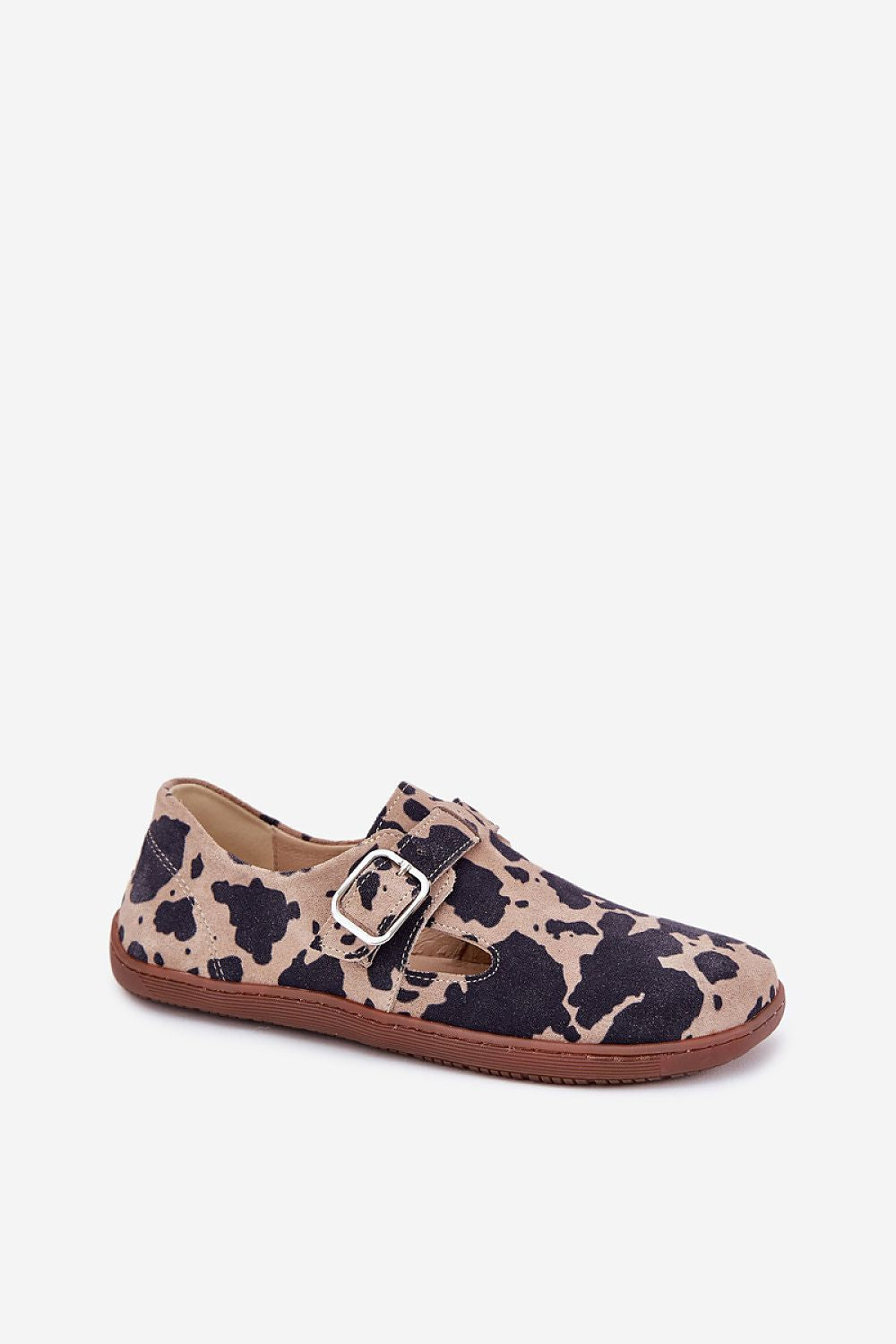 Step in Style's luxurious barefoot shoes showcasing a 6.5 cm upper height, perfectly combining comfort and minimalist aesthetics.