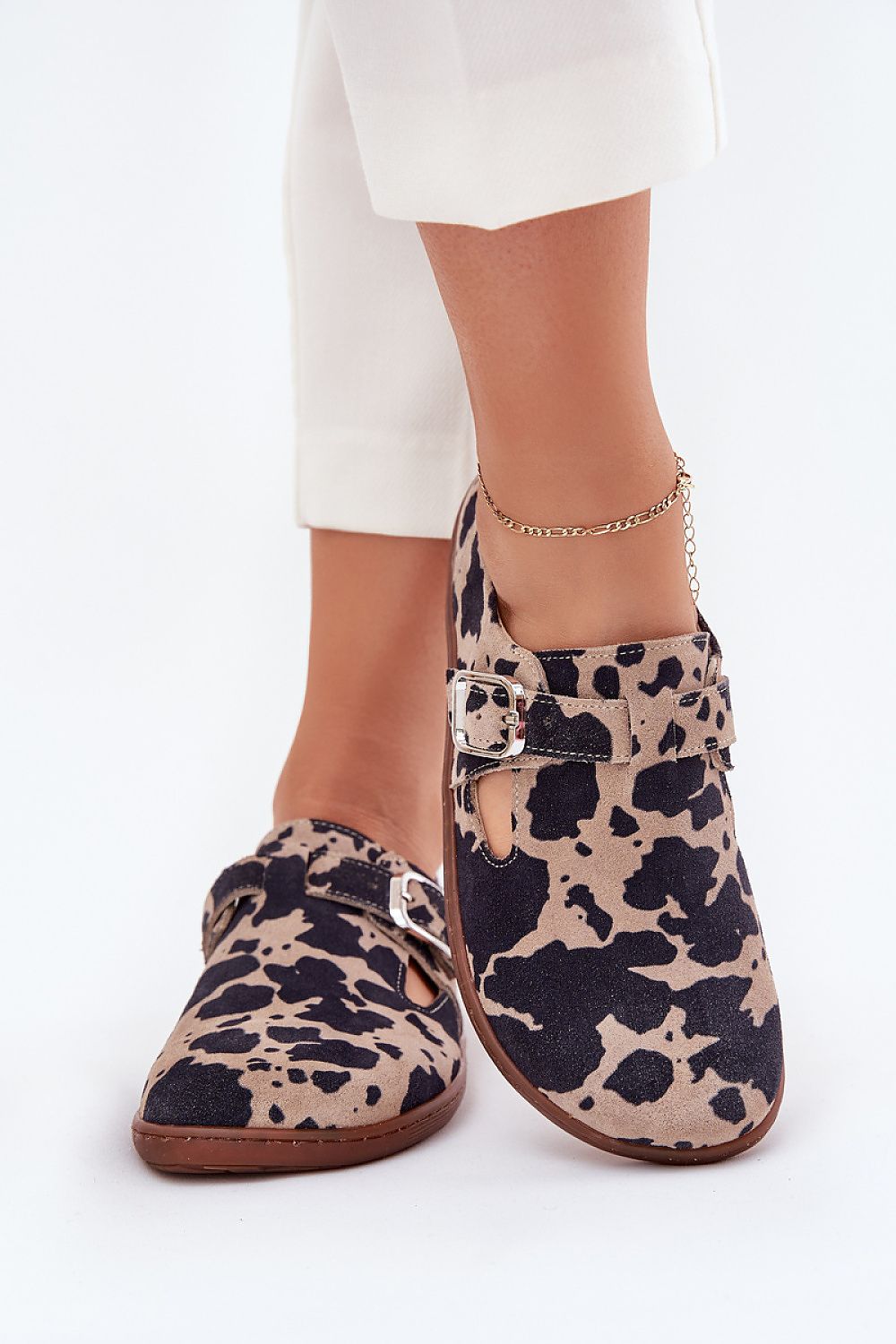Chic barefoot shoes by Step in Style with a 1.5 cm sole height, designed for everyday activities while ensuring optimal foot health.