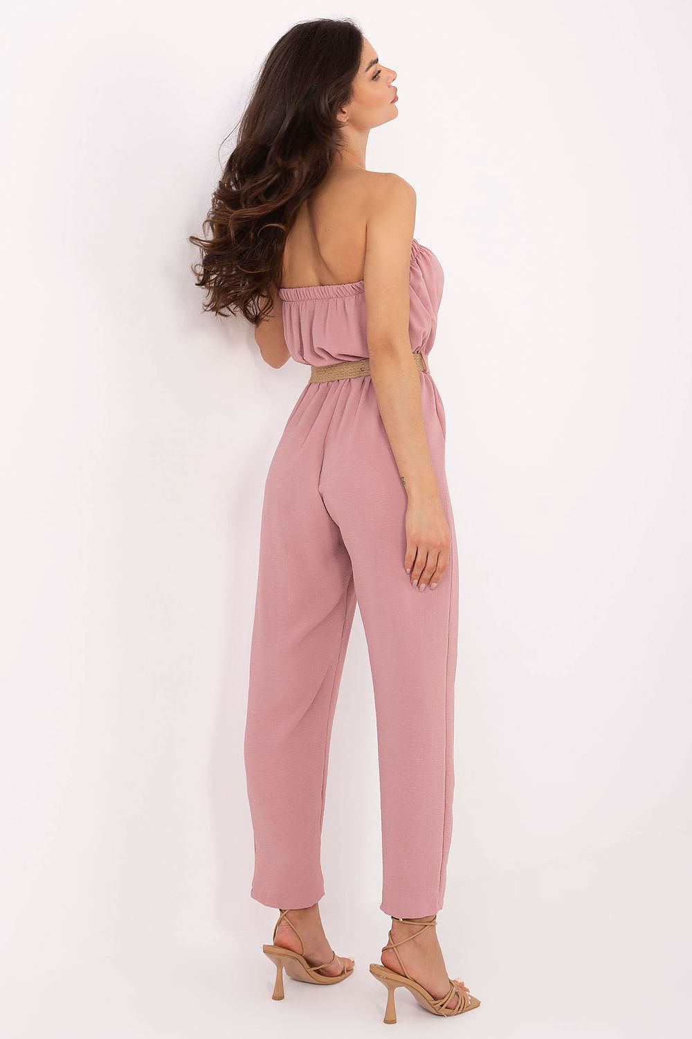 Stylish women’s jumpsuit from Rue Paris in size EU S/US S, perfect for everyday outings illustrating comfort and sophistication with long legs and breathable fabric.