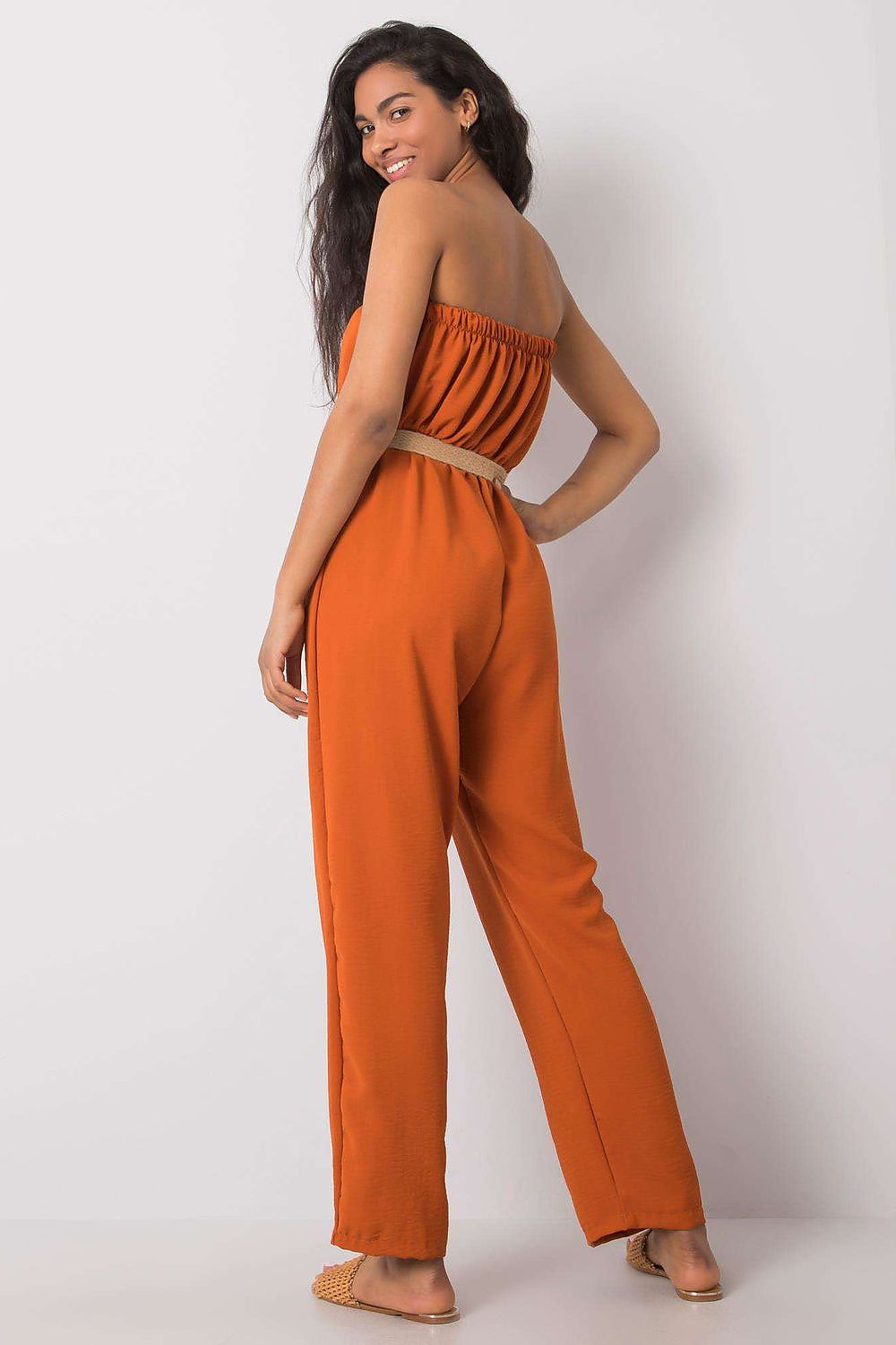 Fashionable long-legged sleeveless jumpsuit by Rue Paris, designed for comfort and elegance, suitable for daily outings or special occasions.