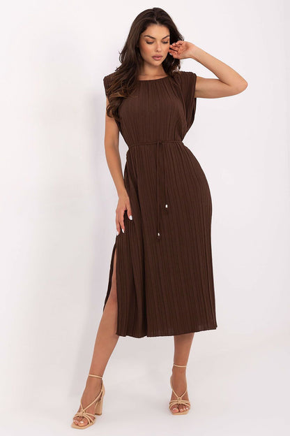 Stylish display of the Italy Moda midi dress cinched at the waist with a belt, accentuating the feminine silhouette for versatile wear.