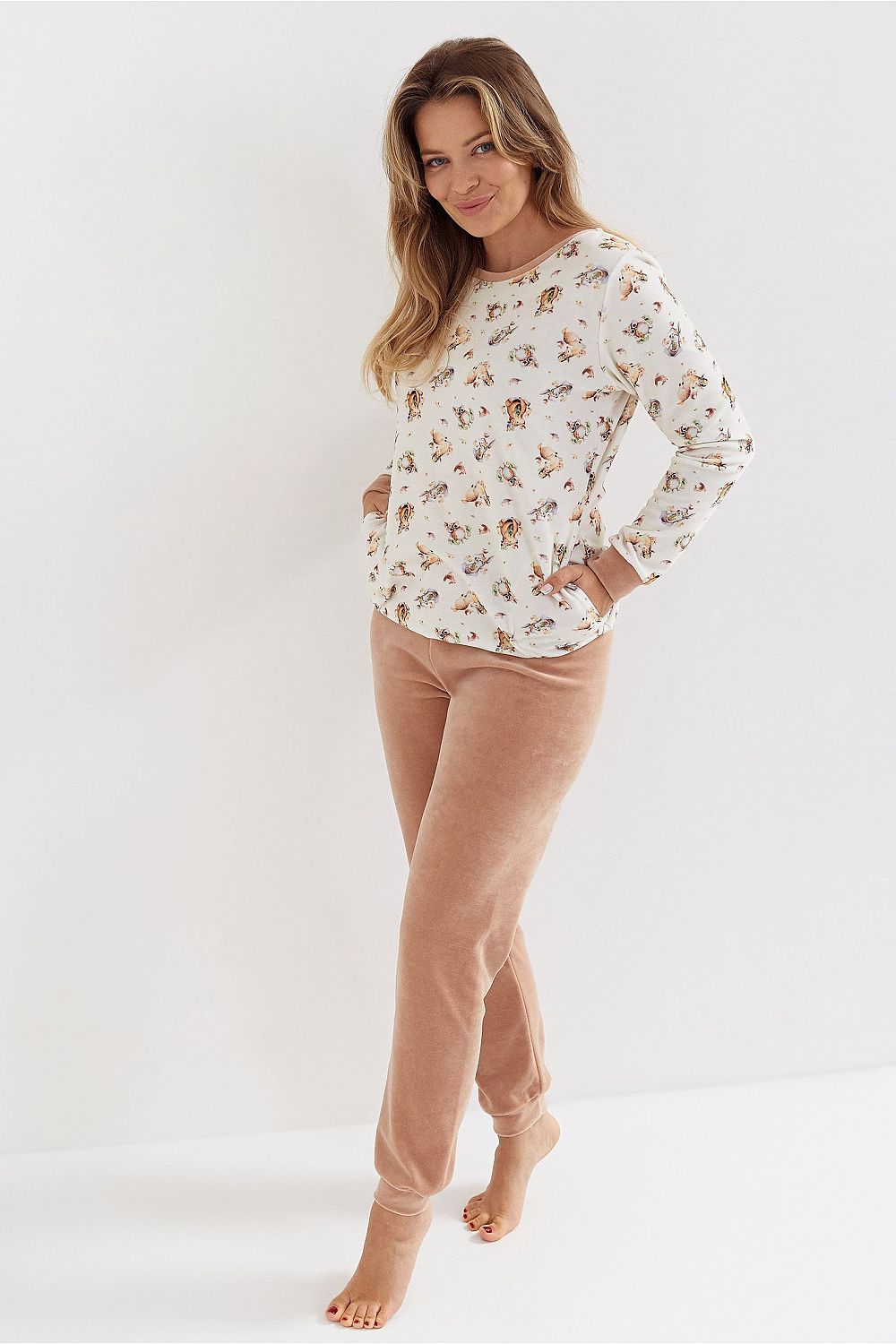 Luxury women's pajama set by Cana featuring long sleeves, ribbed cuffs, and a stylish design, perfect for cooler evenings. Available in EU sizes S to XXL.