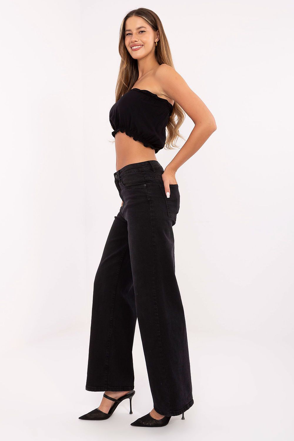 Sublevel's stylish women's wide leg jeans in high-waisted design, offering comfort and sophistication, ideal for versatile casual outfits.
