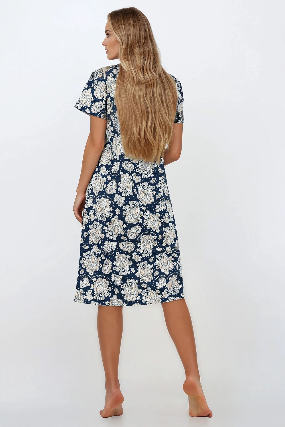 Close-up of the exquisite fabric used in Momenti Per Me Women's Nightshirt, highlighting its softness and breathable qualities for ultimate relaxation.