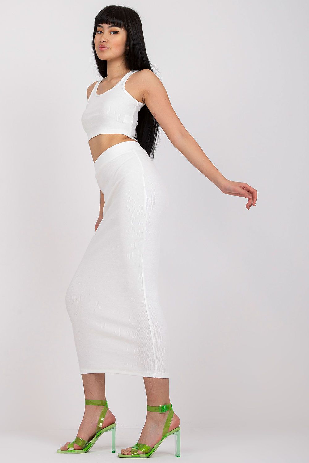 Close-up of Rue Paris ribbed fabric in women's casual set, featuring soft cotton and elastane blend for a luxurious feel and perfect fit.