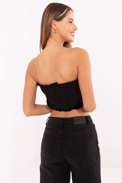 Lakerta stylish minimalist sleeveless crop top in soft viscose, showcasing a chic casual look, ideal for warm days and versatile pairings with jeans, shorts, or skirts.