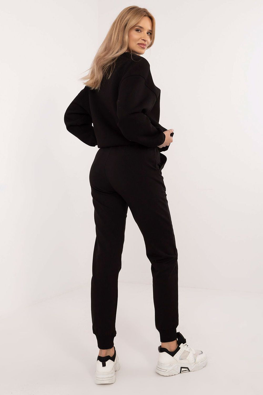 Factory Price luxurious tracksuit trousers made from soft cotton-spandex blend, perfect for everyday styling with a sporty touch.