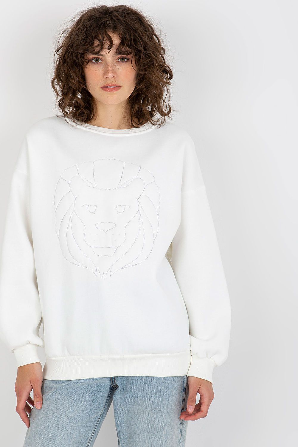 Embroidered luxury women's sweatshirt from Ex Moda, designed with long sleeves and a flattering fit for casual chic.