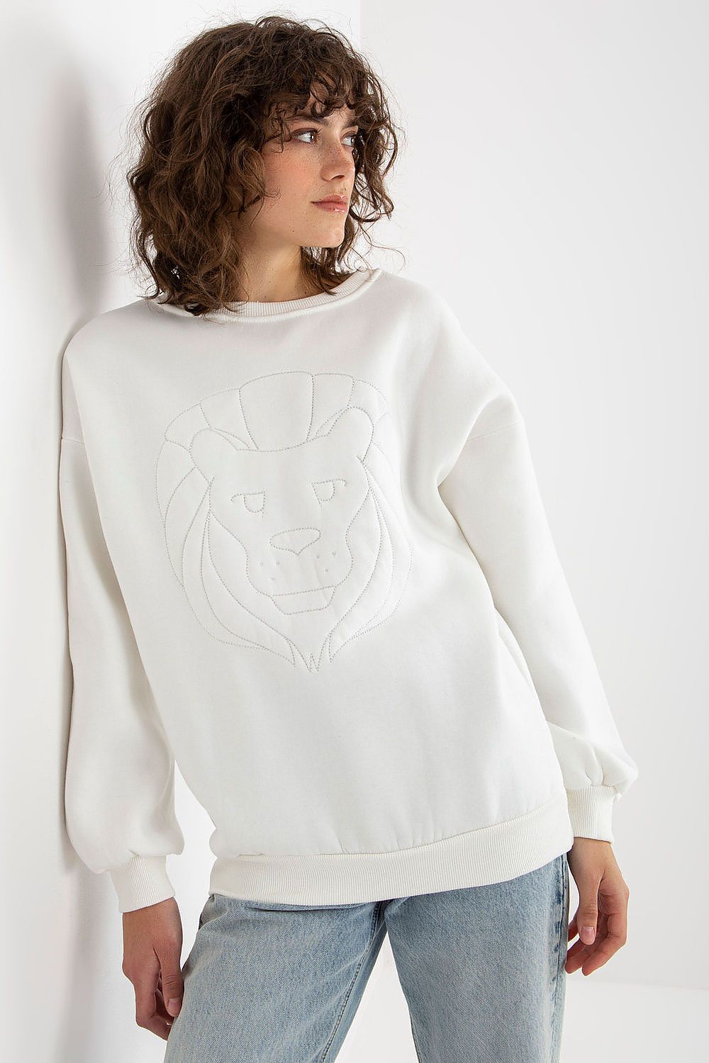 Stylish Casual Sweatshirt for Women by Ex Moda, designed for comfort with a classic cut and versatile round neckline.