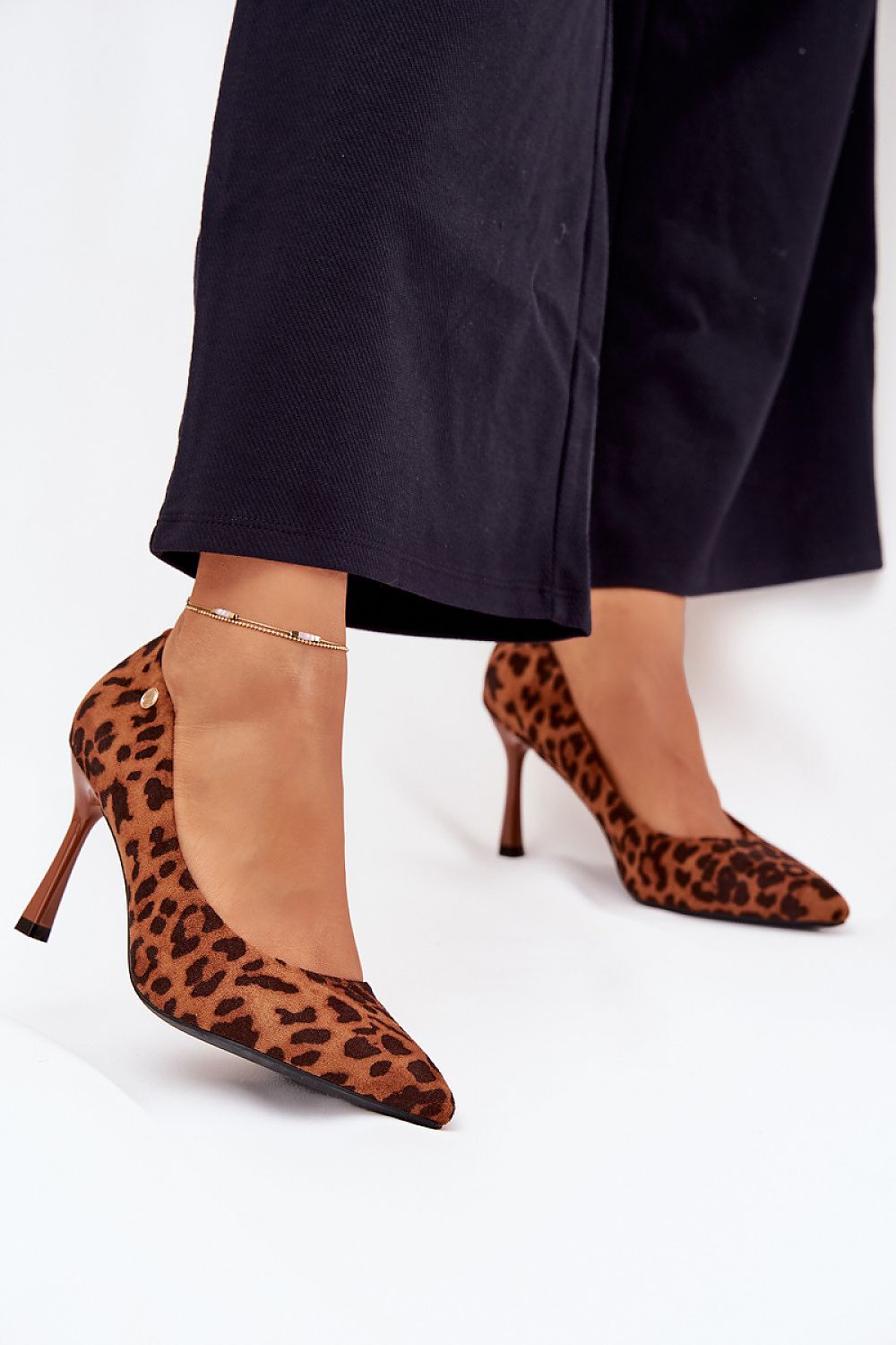 Vinceza women's high heels in eco suede with elegant pointed toe design, showcasing 8.5 cm heels, perfect for luxurious evening events.