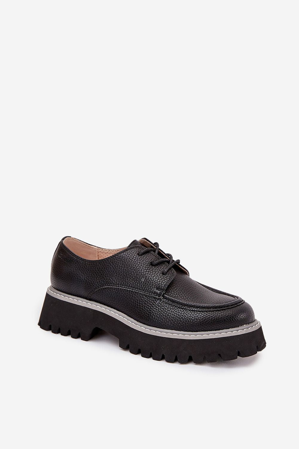 Step in Style eco leather loafers for women, blending elegance with comfort, featuring a 4.5 cm flat heel ideal for daily wear.