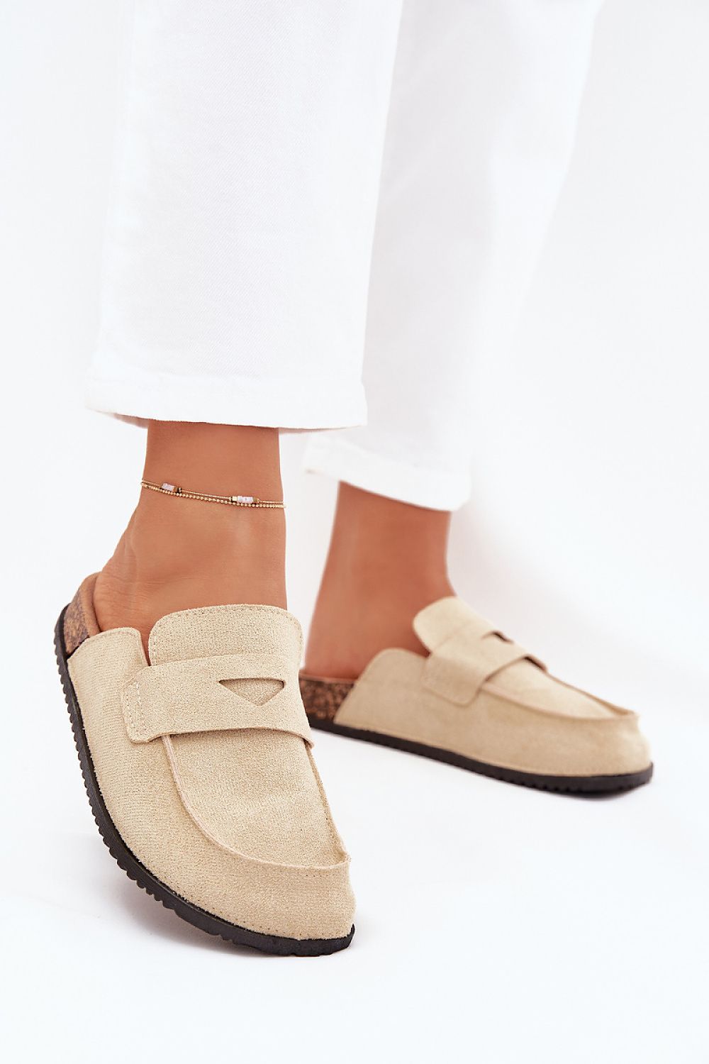 Step in Style luxury platform sandals in eco-suede for women, featuring a 3cm heel height, offering both comfort and style for everyday wear.