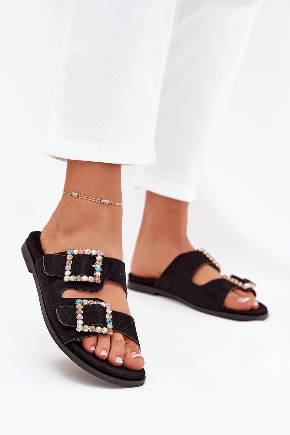 Step in style women's adjustable buckle flat-heeled sandals in luxurious design, offering comfort and elegance for sizes EU 36-41, ideal for warm weather outings.
