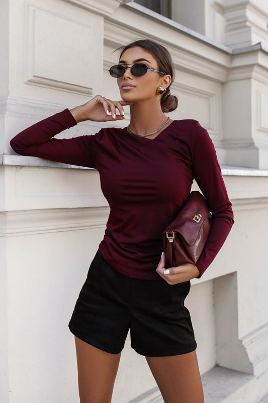 Elegant burgundy blouse Monna by LaBalancia, made of soft viscose fabric, perfect fit for sizes XS/S and M/L, showcasing luxury style for any occasion.