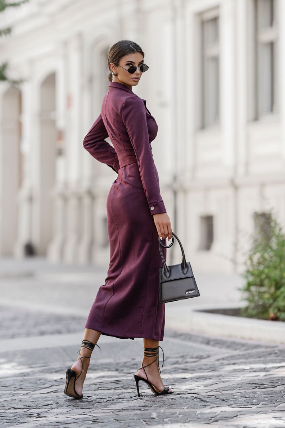 Stylish ILYA Burgundy Daydress by LaBalancia displayed on a model, perfect fit accentuating feminine silhouette for every occasion.