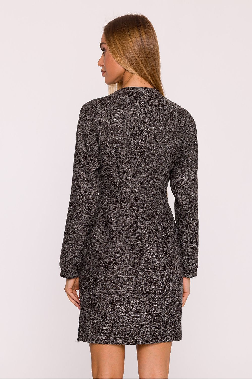 Close-up view of the pleated shoulder details on the elegant daydress by Moe, crafted in denim imitation fabric for a luxurious appearance.