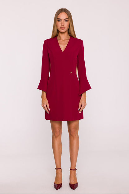 Stylish display of the elegant V-neck daydress by Moe in various sizes S-XL, featuring airy flare sleeves and a youthful mini length.