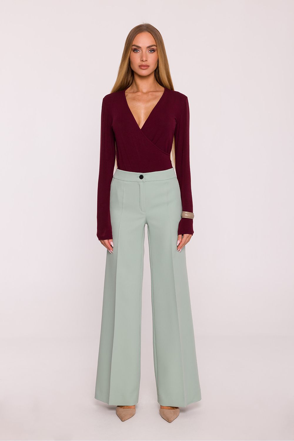 Elegant women's wide-leg trousers by Moe, crafted from premium matte suit fabric offering a timeless and sophisticated style, perfect for chic and comfortable outfit pairings.