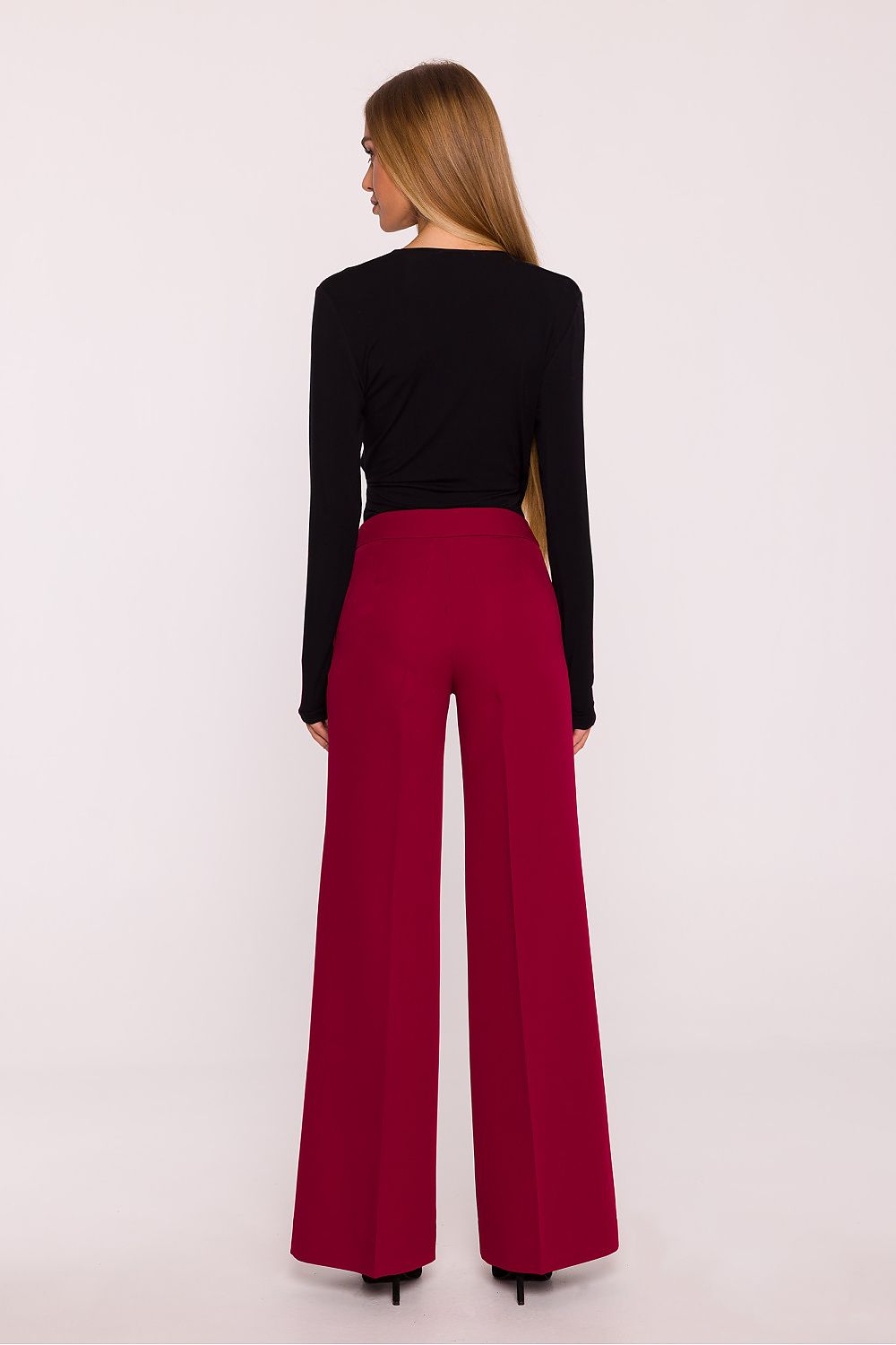 Elegant wide-leg trousers for women by Moe, crafted from premium matte suit fabric, showcasing luxurious style and comfort.
