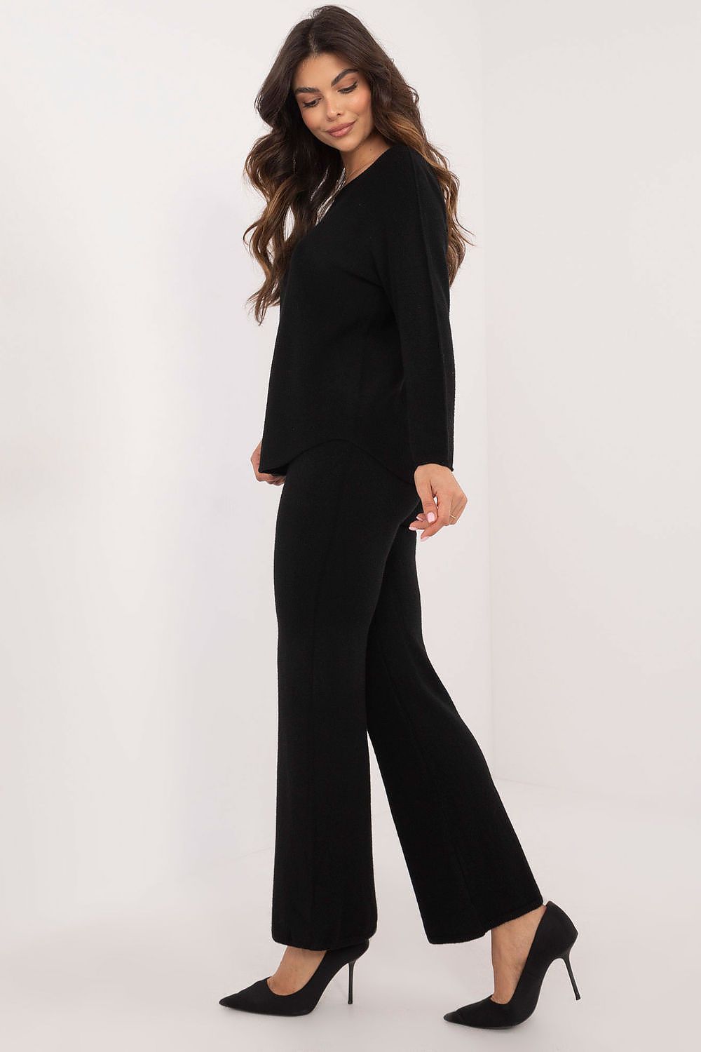 Complete luxury women's outfit by Italy Moda featuring a chic sweater and matching high-waisted wide-leg pants, ideal for adding sophistication to everyday wear.