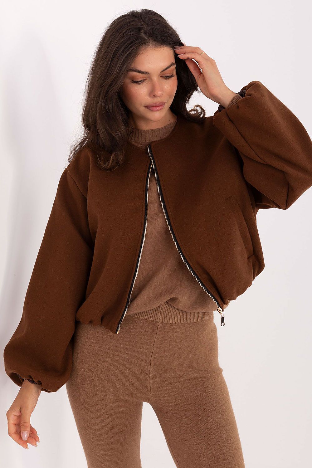 Luxurious Rue Paris casual women's transitional jacket featuring a short cut and stylish puff sleeves, perfect for chic autumn outfits.