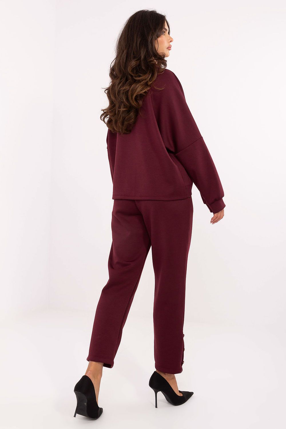 Luxurious high-waisted trousers from Rue Paris, made with soft viscose blend, elegantly crafted for everyday wear.