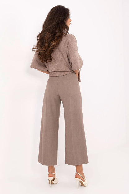 Sophisticated women's culottes in a minimalist design by Rue Paris, perfect for adding a touch of elegance to everyday outfits.