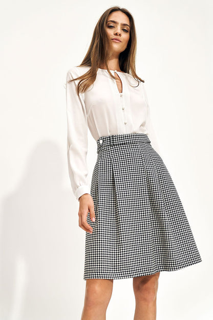 Elegant high-waist skirt by Nife, featuring a versatile expandable design suitable for both work and casual wear, available in sizes EU 36 to EU 44.