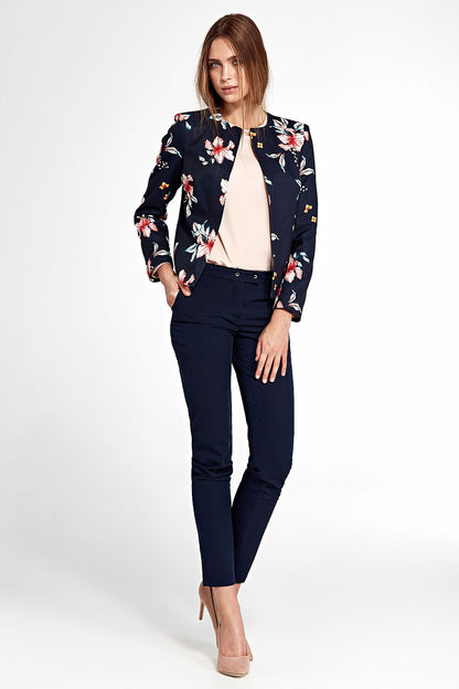 Chic Nife floral patterned jacket, crafted from premium polyester and spandex, ideal for adding a touch of elegance to your wardrobe.