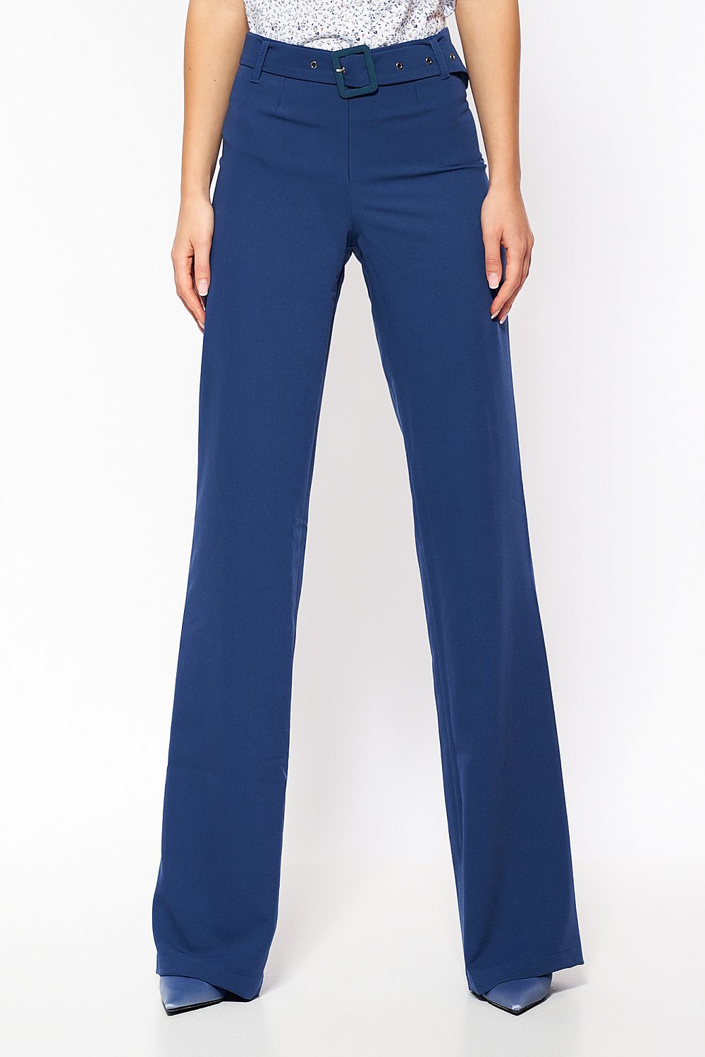 Luxury High Waist Flared Trousers by Nife, showcasing a sophisticated silhouette perfect for contemporary wardrobes.