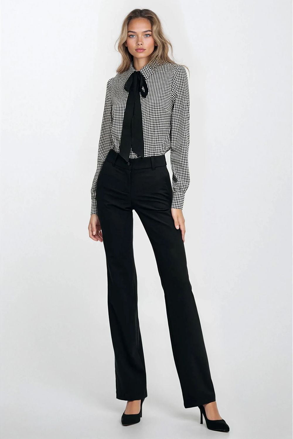 Stylish design of Nife's long sleeve shirt featuring a delicate bow detail, ideal for creating a polished office outfit.