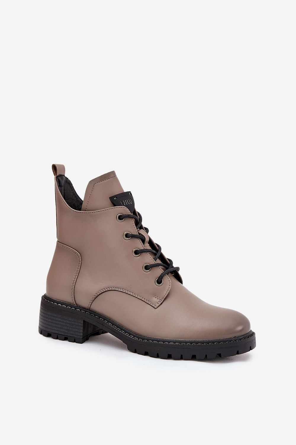 Versatile Vinceza ankle boots, ideal for pairing with casual or elegant outfits, offering comfort and style with a classic silhouette.