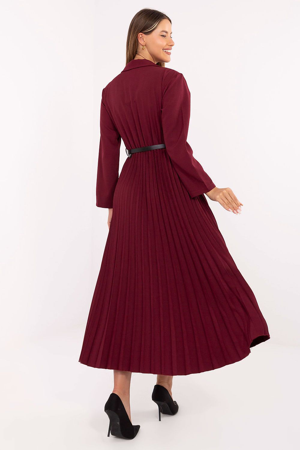 Full-length view of the sophisticated Italy Moda maxi dress, highlighting its flattering silhouette and long sleeves.