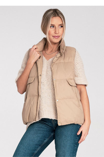 Luxury Figl Gilet made from 100% polyester, featuring an elegant design and comfort fit, displayed in a stunning setting that enhances its stylish appeal.