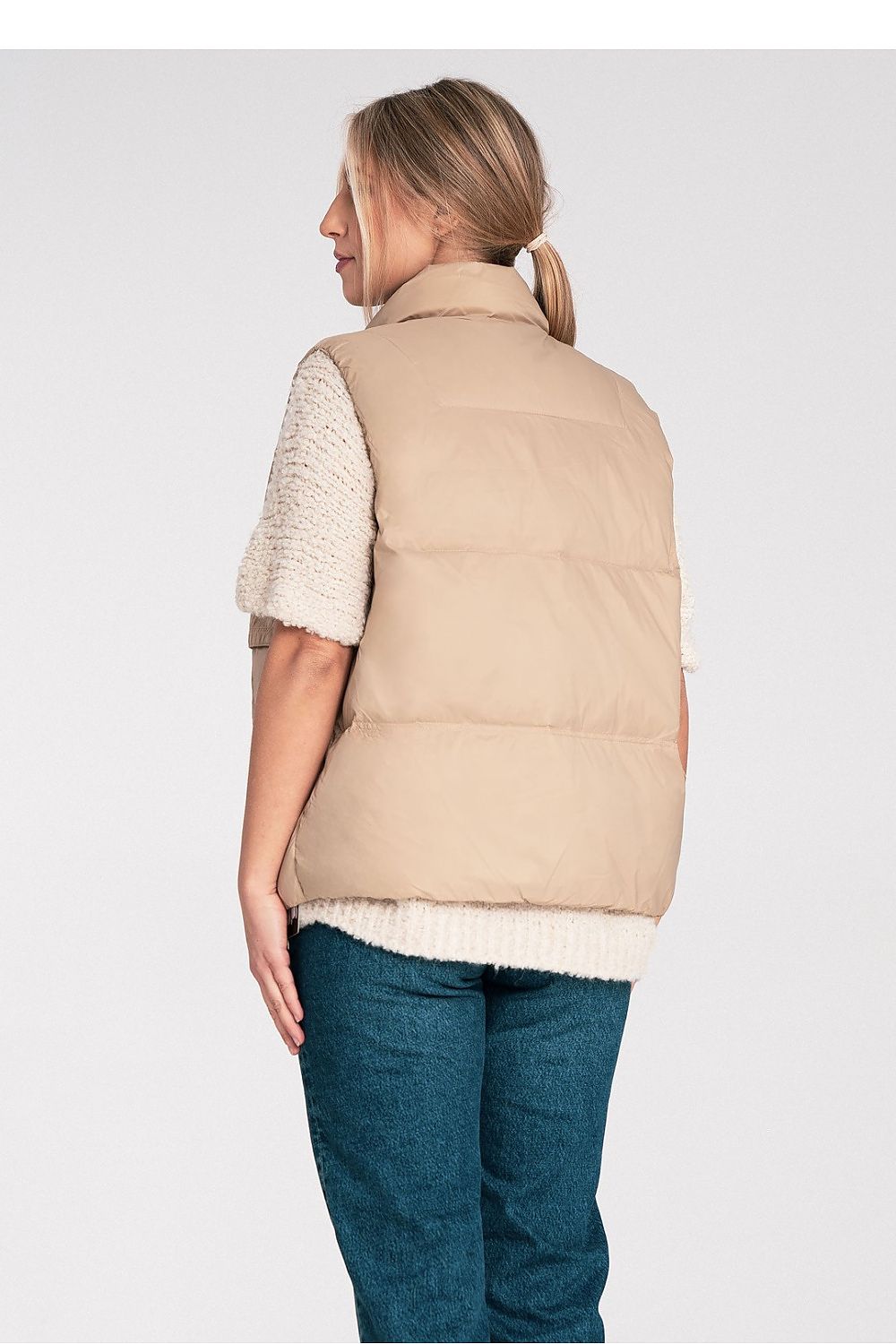 Elegant Figl Gilet made of 100% polyester in a luxurious design, showcasing comfort and stylish appeal in Size EU 0.