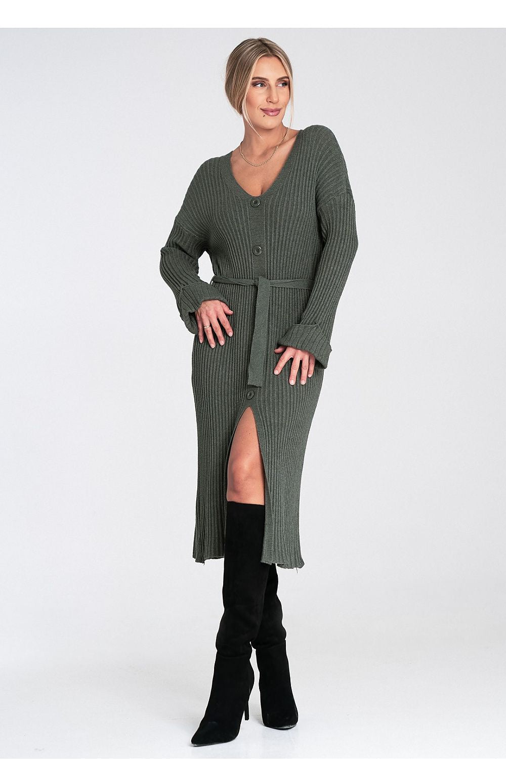 Figl Daydress displayed in EU sizes, highlighting exquisite tailoring and luxurious comfort for upscale events.