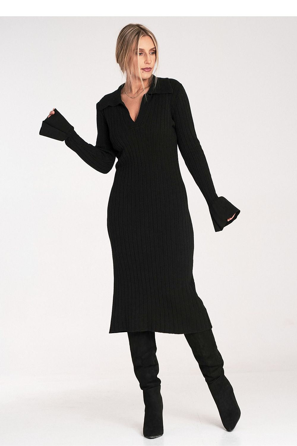 Model wearing the Luxury Figl Daydress, demonstrating its flattering fit and stylish length of 118 cm for EU Size 0.