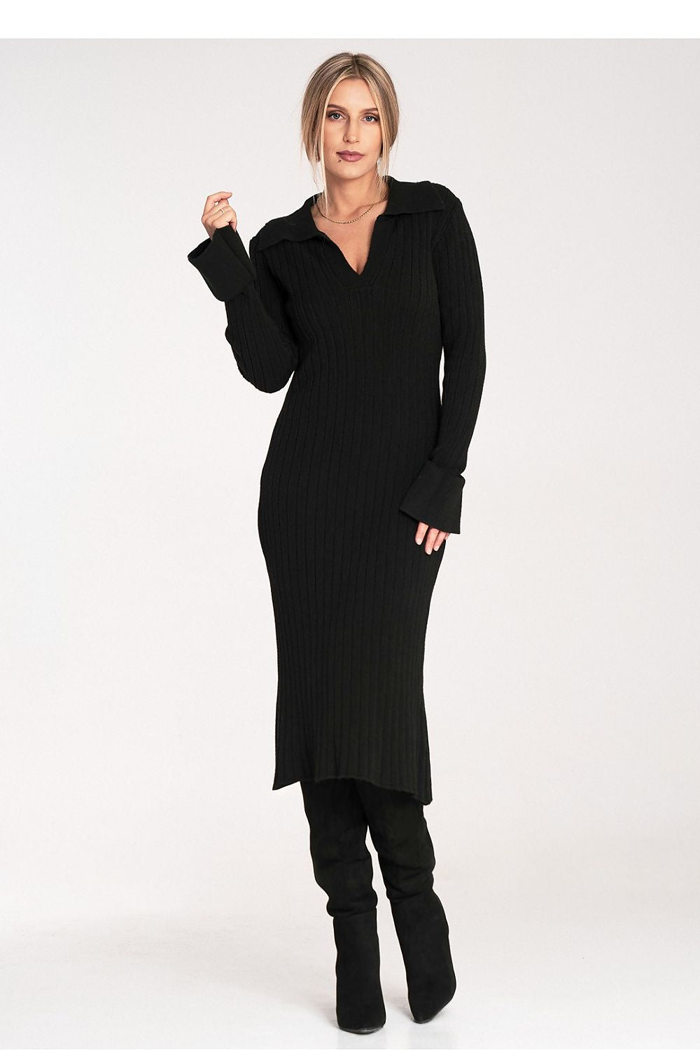 Fashion-forward Luxury Figl Daydress displayed on a mannequin, emphasizing its versatility for both day and evening occasions.