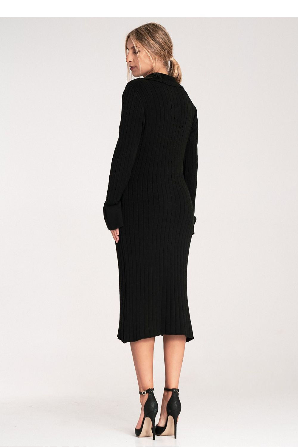 Luxury Figl Daydress featuring chic design elements and superior comfort, perfect for a refined wardrobe.