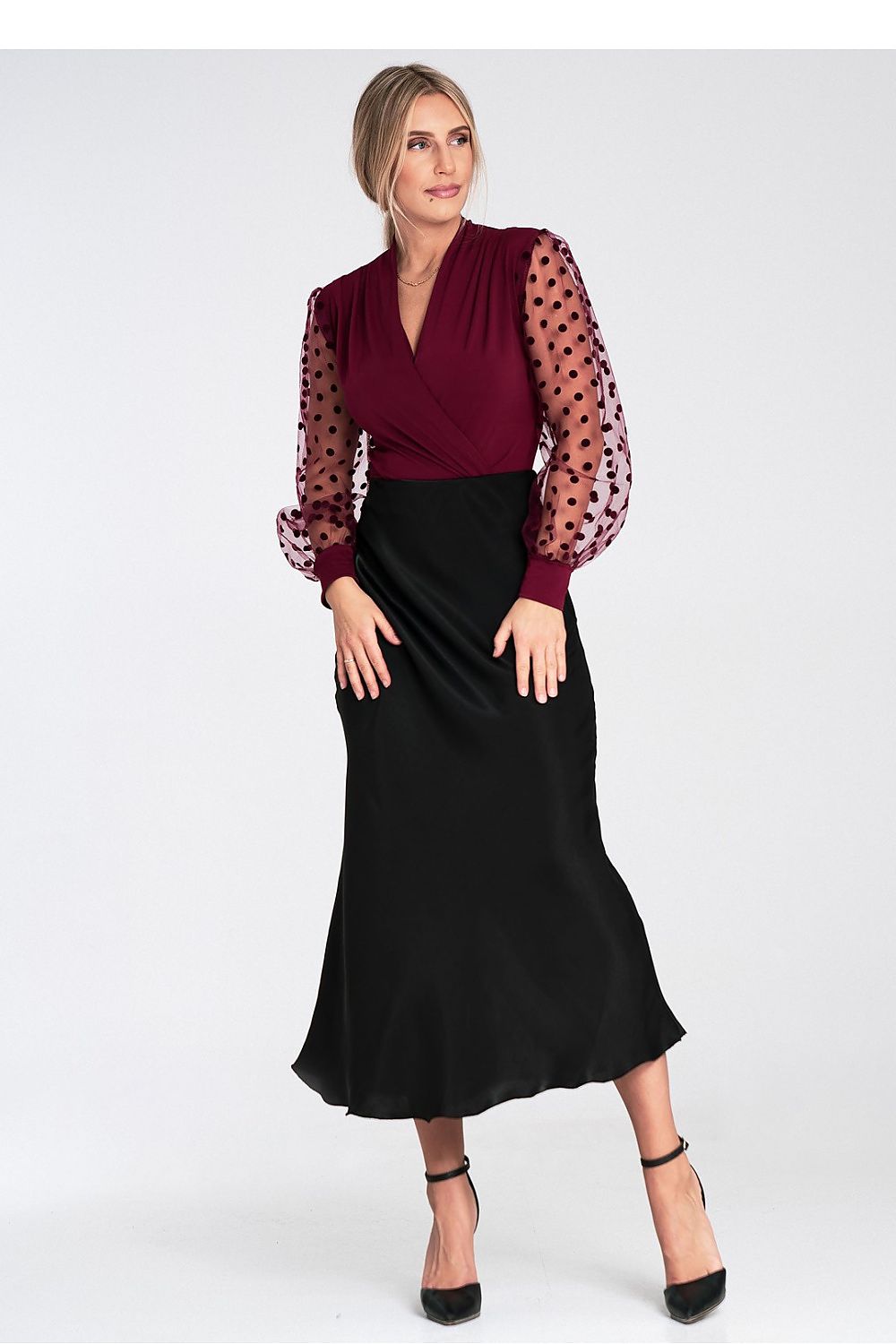 Luxury Shapewear Body by Figl showcasing a flattering fit, crafted from 95% polyester and 5% spandex, designed in EU S/M and US S/M sizes.