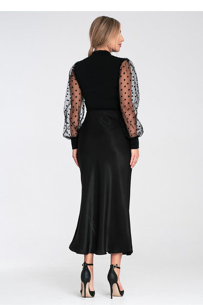 Luxury Figl Shapewear Body displayed in a sophisticated setting, ideal for fashionable layering and ultimate shape enhancement.