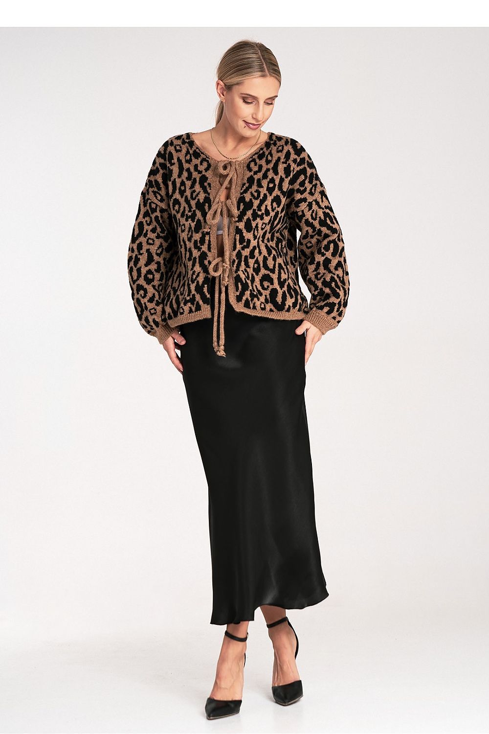 Elegant Figl cardigan styled for a chic look, perfect for any occasion with its sophisticated EU 0 size fit.