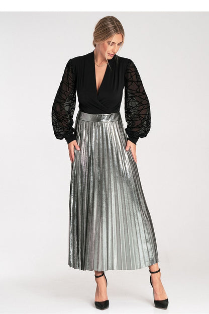 Luxury Figl Skirt displayed elegantly, featuring its refined silhouette and comfortable fit, designed for discerning customers seeking sophisticated attire.