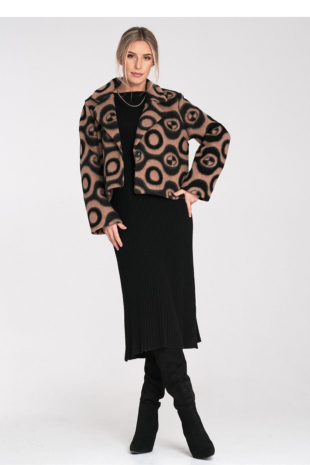 Stylish Figl Women’s Spandex-Blend Jacket detail, highlighting luxurious texture and sophisticated tailoring.