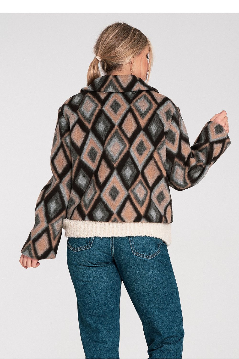 Model showcasing Figl Luxury Jacket for Women, combining comfort and elegance in sizes EU S/M.