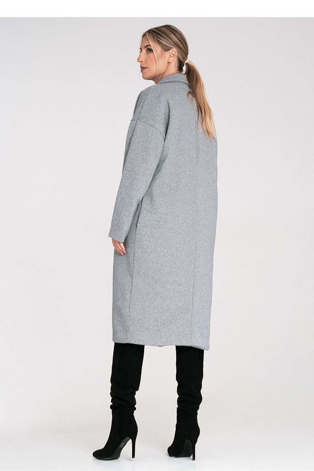 Full body image of the stylish Figl coat, embodying elegance and contemporary fashion for women in size EU 0.