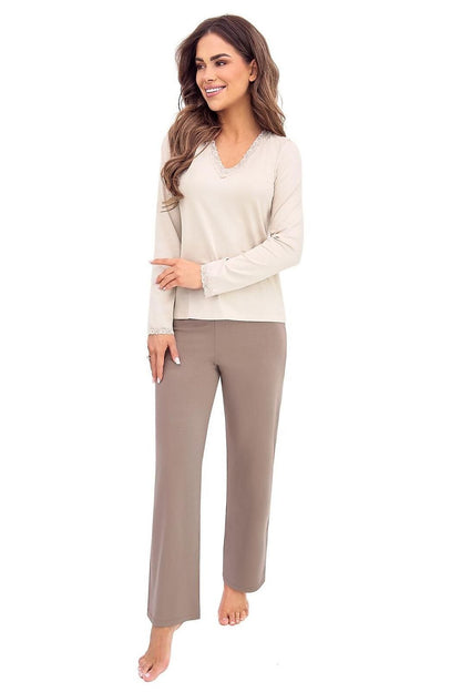 Sophisticated Luxury Donna Pyjama Set for Women, showcasing the finest viscose and spandex blend, perfect for relaxation in size M (92-96 cm).