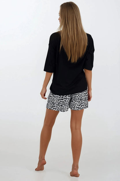 Momenti Per Me's luxurious sleepwear collection features women's pyjamas available in various sizes from S to XXL, designed for comfort and elegance.