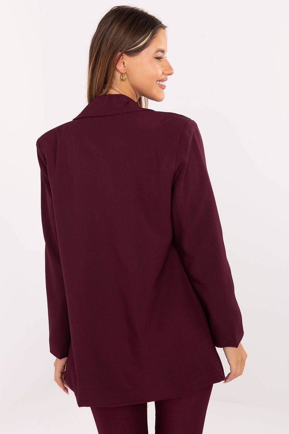 Stylish long-sleeved blazer for women by Rue Paris, designed with shoulder pads for a flattering silhouette.